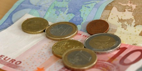 Geldstücke und -scheine