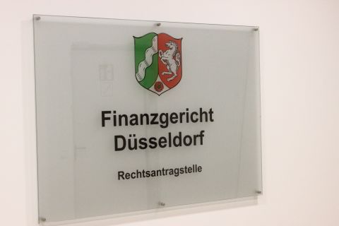 Schild "Rechtsantragstelle" im  Finanzgericht Düsseldorf
