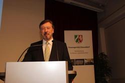 Diskussionsleiter Prof. Dr. Hans-Jochem von Beckerath Diskussionsleiter Prof. Dr. Hans-Jochem von Beckerath